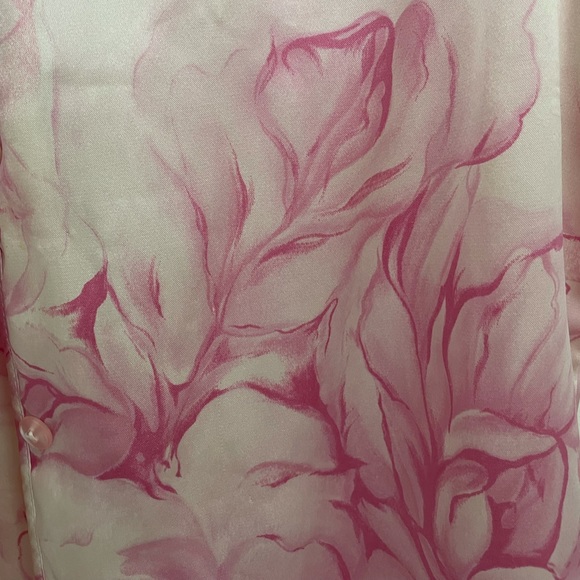 Beautiful silky vintage blouse in great condition - Picture 2 of 4